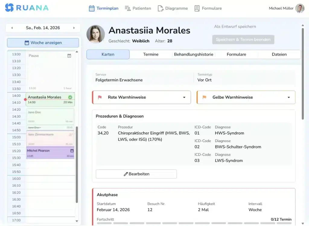 Benutzeroberfläche der RUANA-Software mit der Patientenakte von Anastasiia Morales. Gezeigt werden Diagnose-Codes für HWS- und LWS-Syndrom, Behandlungsdetails und ein linksbündiger Tagesterminplan.