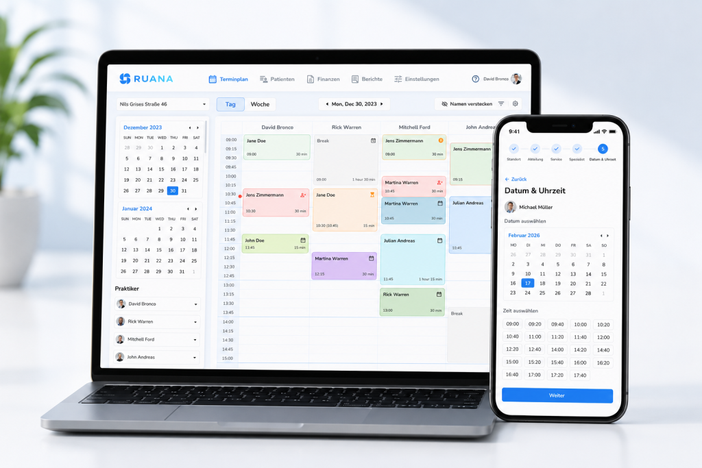 Modernes Ruana-Mockup mit Laptop und Smartphone. Der Laptop zeigt den Praxiskalender mit mehreren Behandlern und Terminen, während das Smartphone die Online-Terminbuchung für Patienten darstellt.